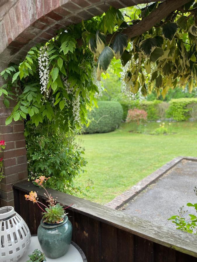 High Mead Bed and Breakfast Woodsford Exteriör bild
